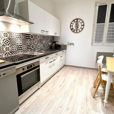 Apartment T2 Hyper Centre 3 Etoiles Rue Des Bains *