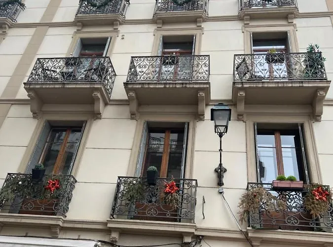 T2 Hyper Centre 3 Etoiles Rue Des Bains * 艾克斯莱班